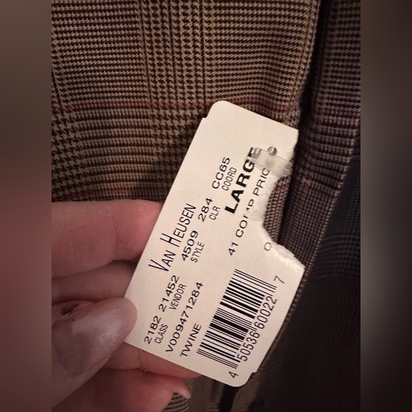 NWT VanHeusen Wrinkle free stain free shirt in size large - Picture 3 of 3